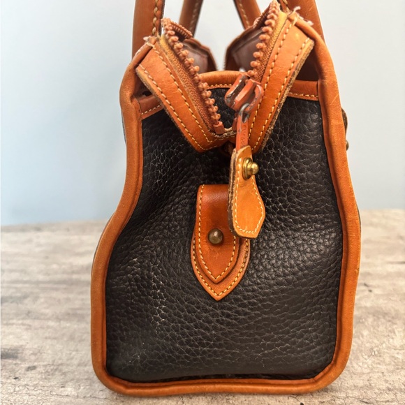 VINTAGE Dooney & Bourke All Weather Leather Handle Bag Black Brown With FLAWS - Picture 5 of 13